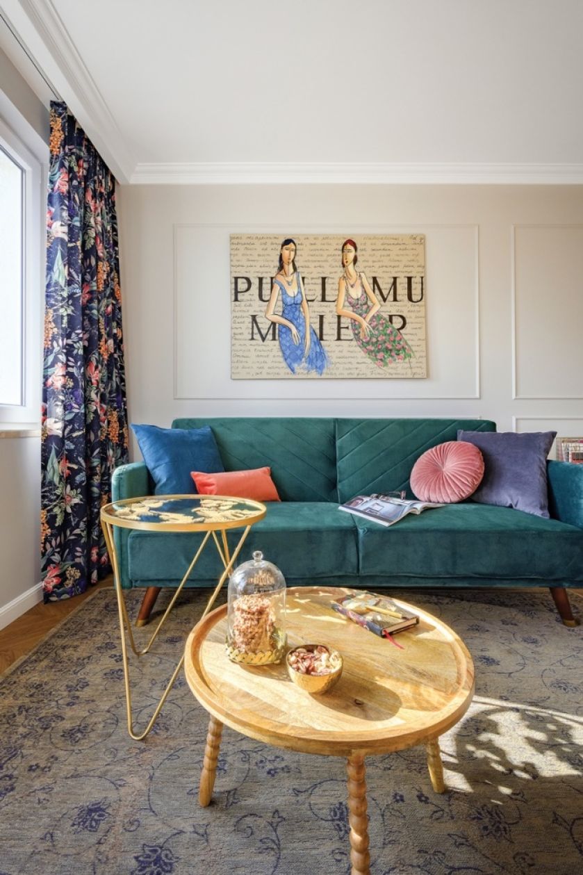 jak ozdobić ścianę za kanapą