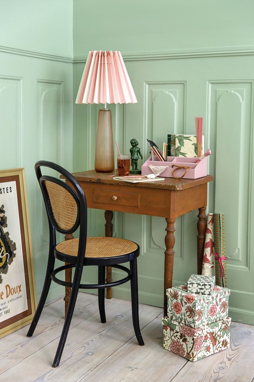 stolik zamiast biurka