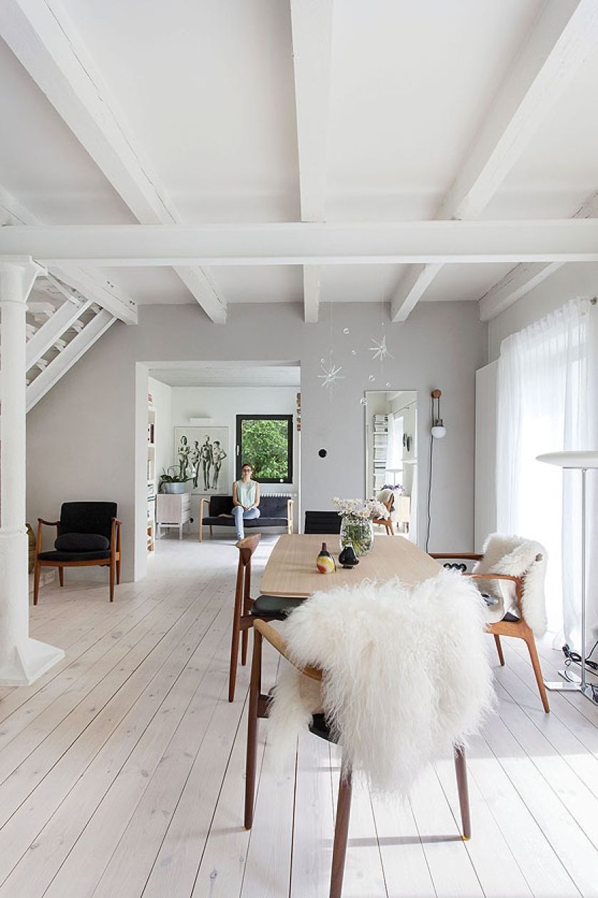 biały salon w stylu skandynawskim