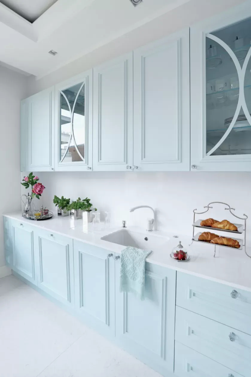 jasnoniebieska kuchnia aranżacje