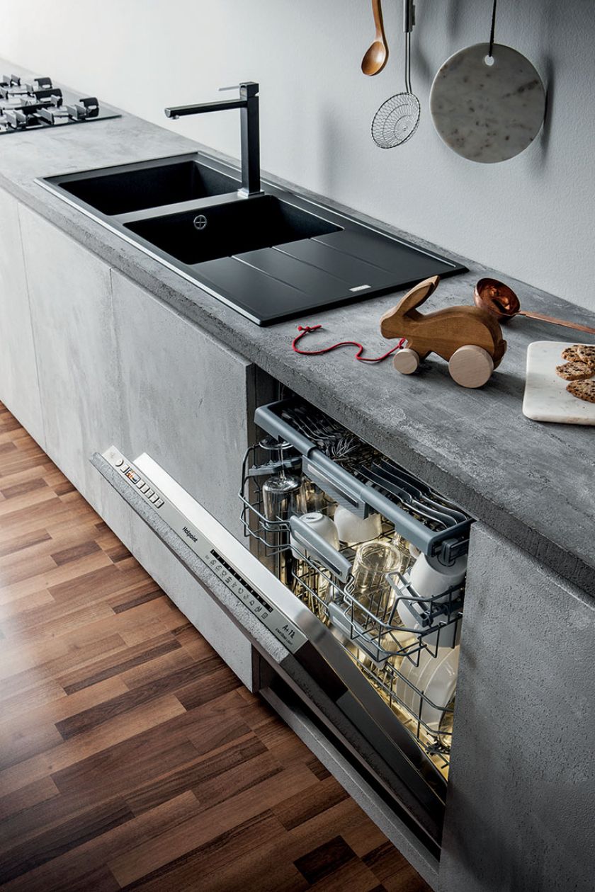 Ta zmywarka umyje aż 15 kompletów naczyń! Pozwala myć jednocześnie kryształy i garnki! HOTPOINT, hotpoint.pl