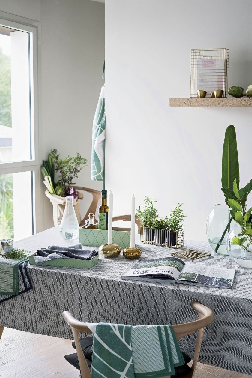 Bez obrusa nie obejdzie się elegancka kolacja. Z nim zwyczajne śniadanie też będzie smakować inaczej.