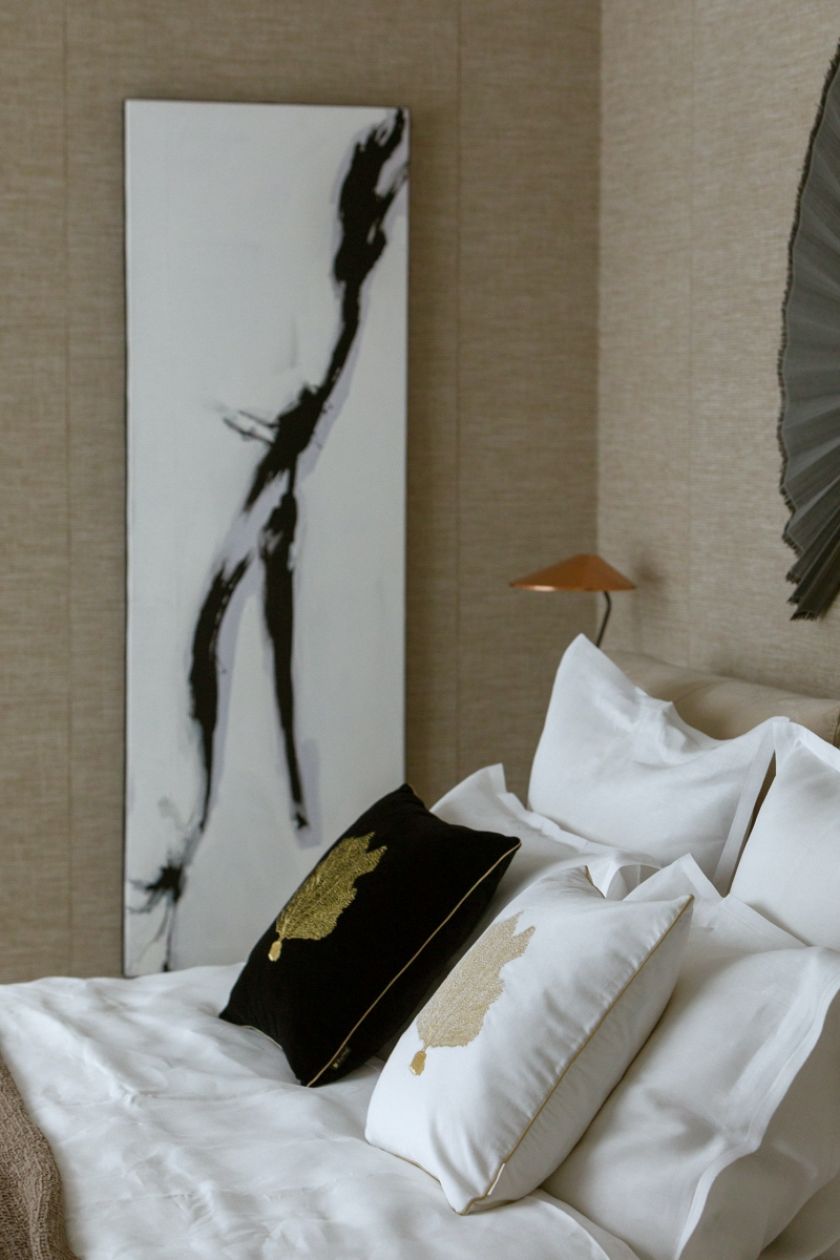 glamour i japandi w kobiecej sypialni