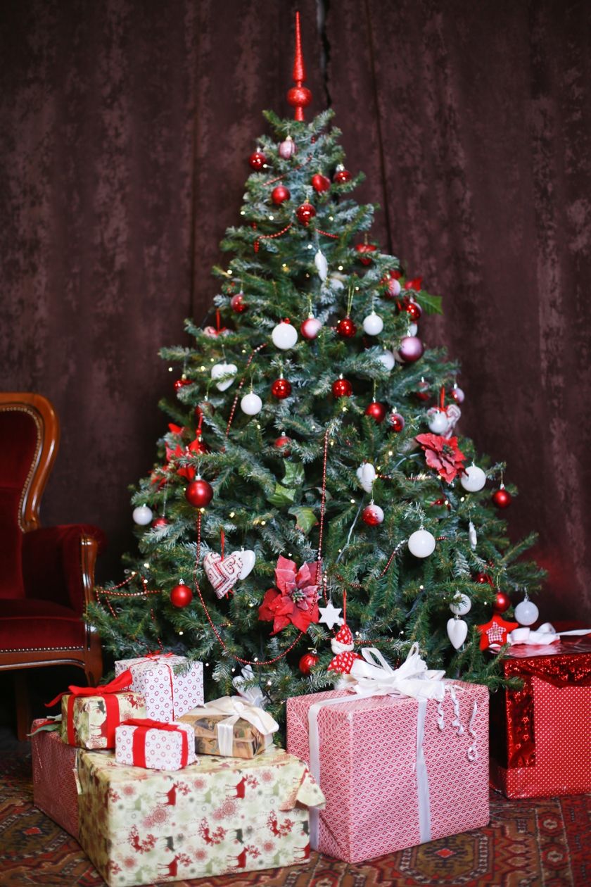 Czerwona choinka – galeria inspiracji