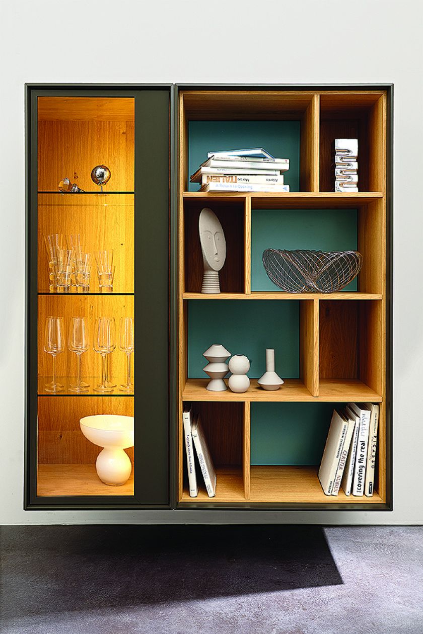 Dębowa Scopia, HÜLSTA. Meble na ścianie