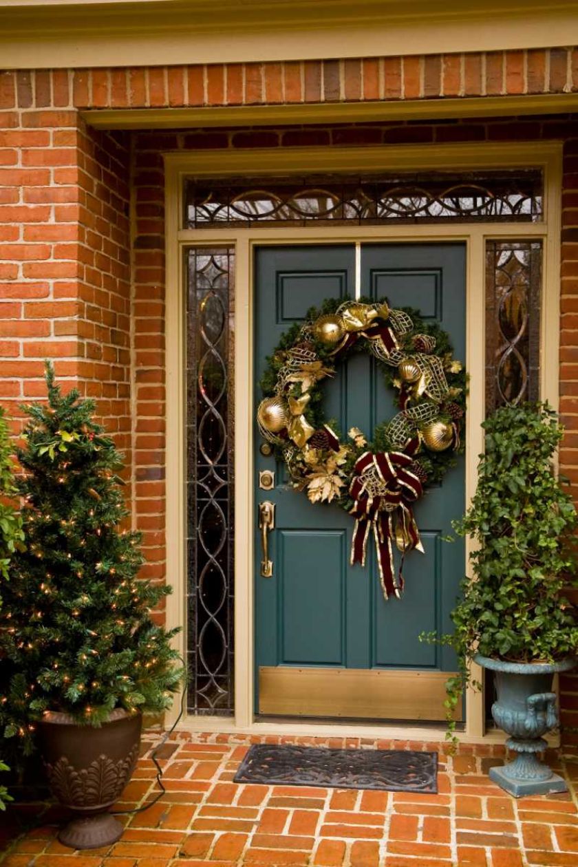Wianki bożonarodzeniowe to najpopularniejsza dekoracja drzwi wejściowych w czasie świąt
