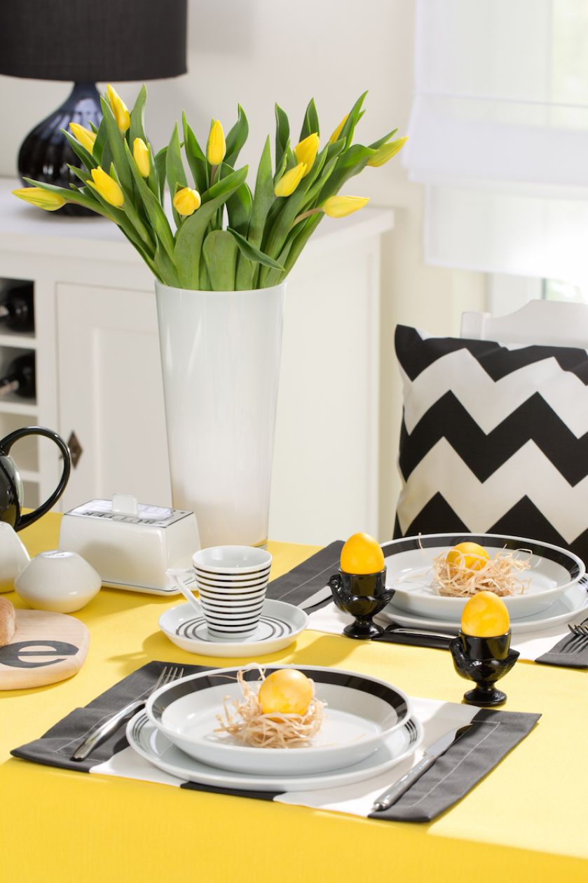 Jak udekorować stół na wielkanocne śniadanie? Radośnie, kolorowo, wiosennie. Oto najpiękniejsze dekoracje na