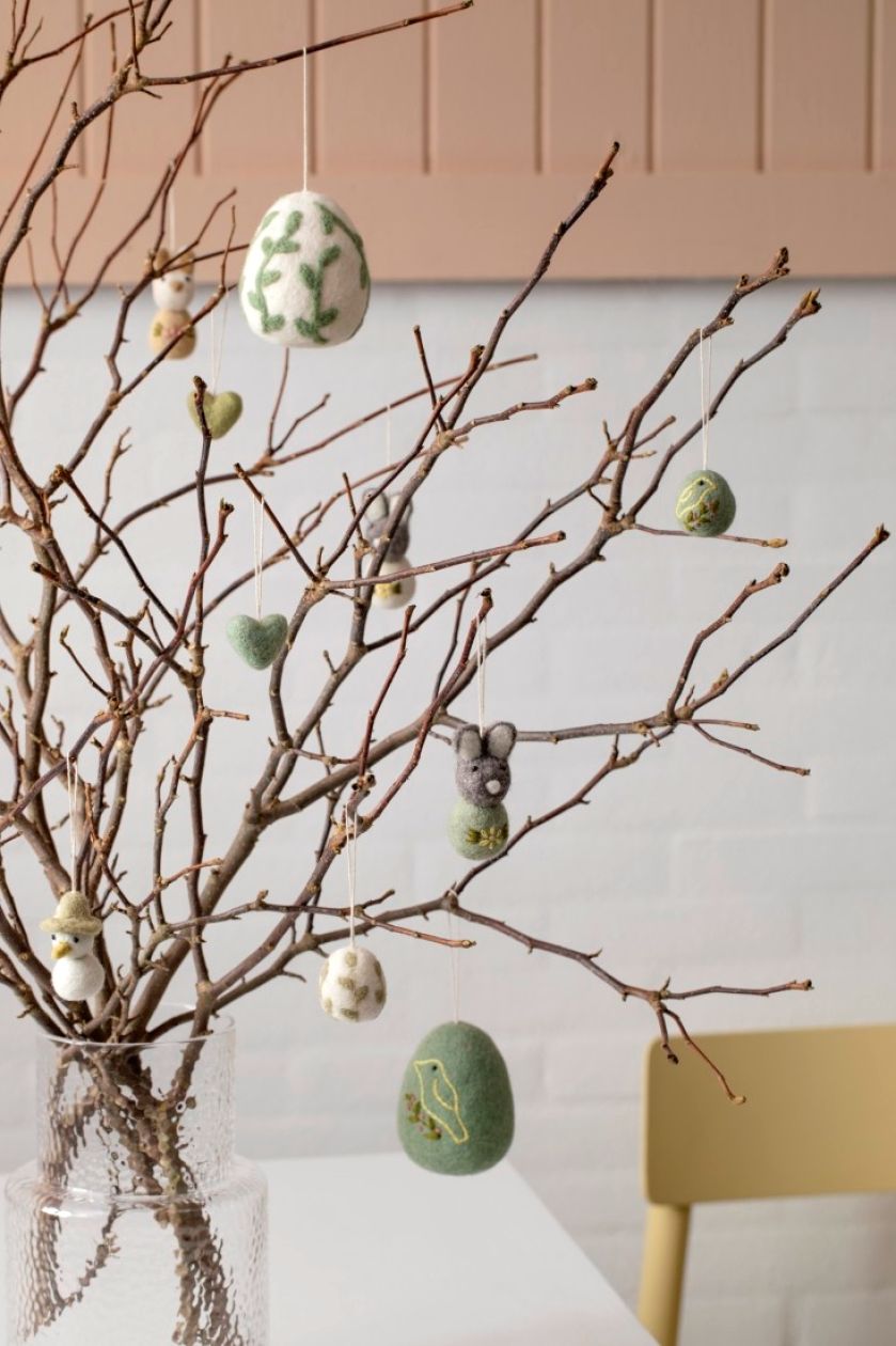 wiszące ozdoby wielkanocne z włóczki