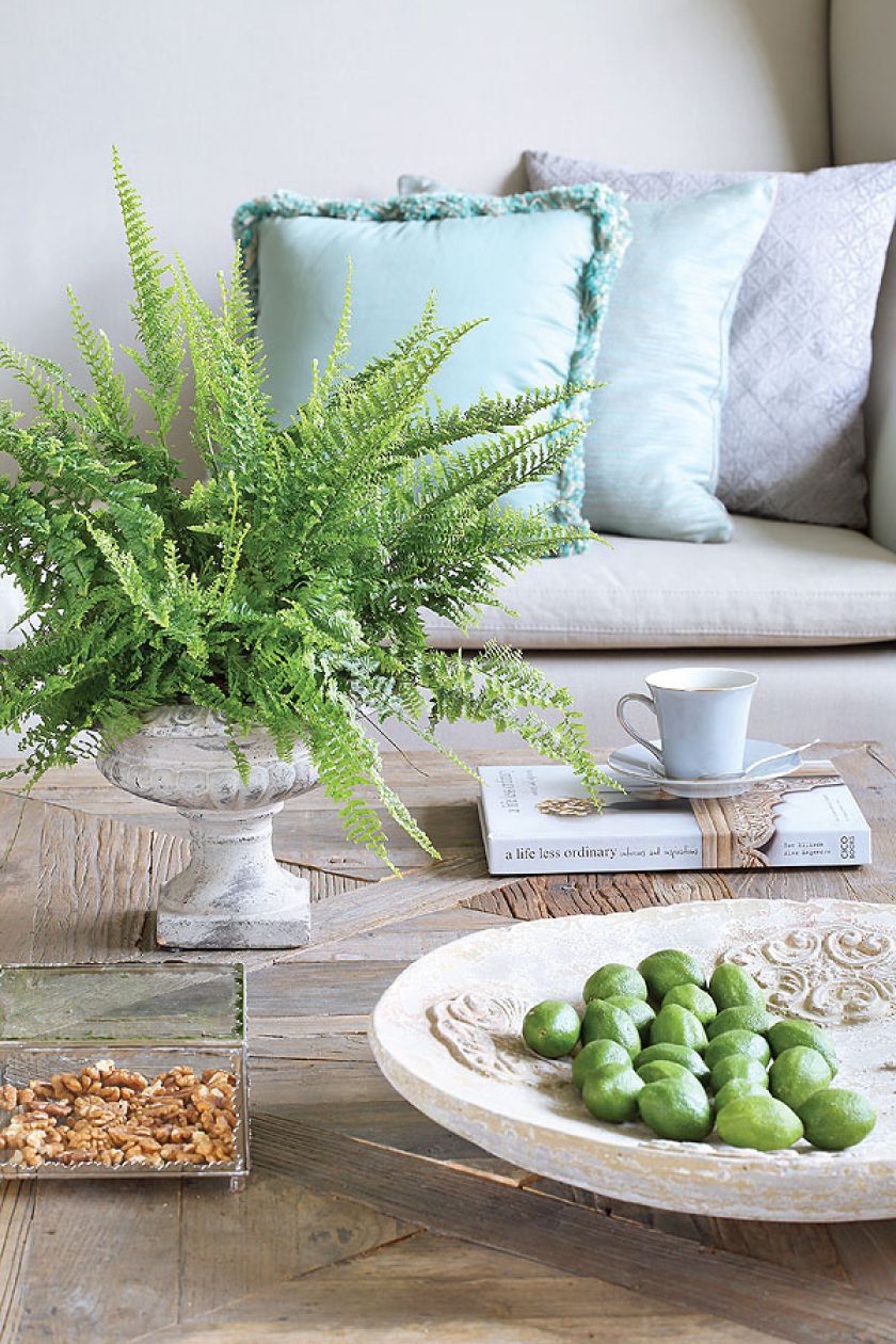 Dom w stylu francuskim. Gospodarze nie przepadają za nadmiarem przedmiotów, lubią rzeczy proste i czyste.