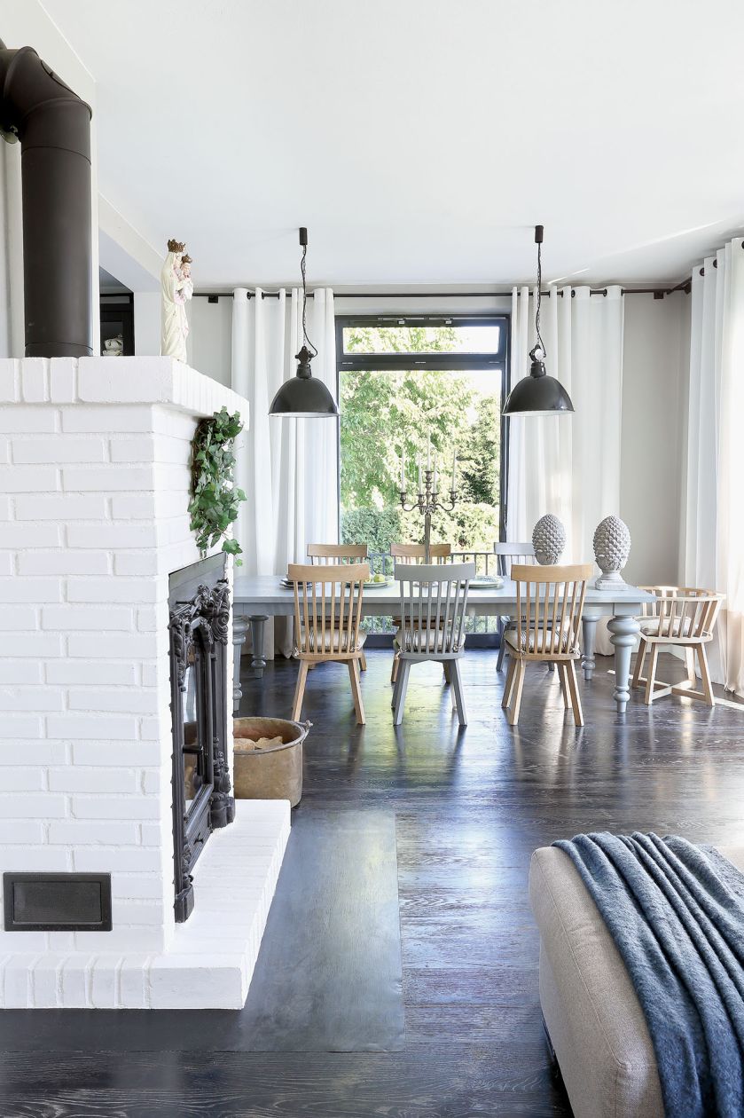 Lampy w jadalni z NAP. Jak mieszka Kasia Sokołowska?