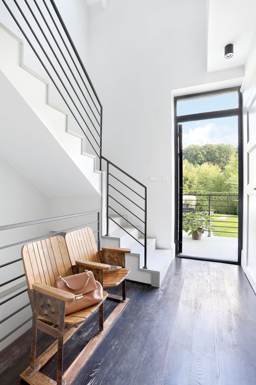 Orientalne detale, czyli fotele z hinduskiego kina, kupione w NAP.