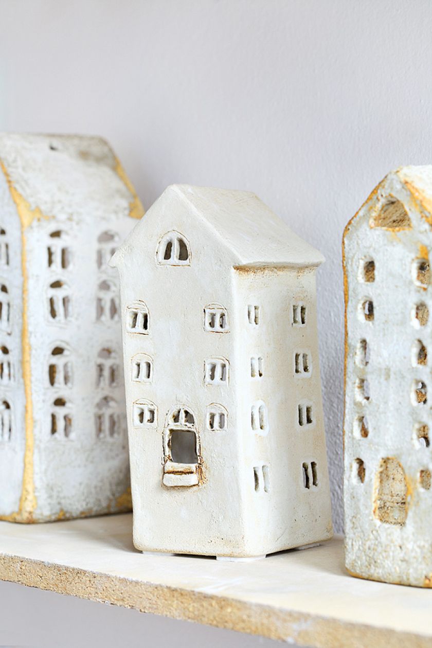 Domki Katarzyna Stefańskiej-Białek. Dom wypełniony ceramiką