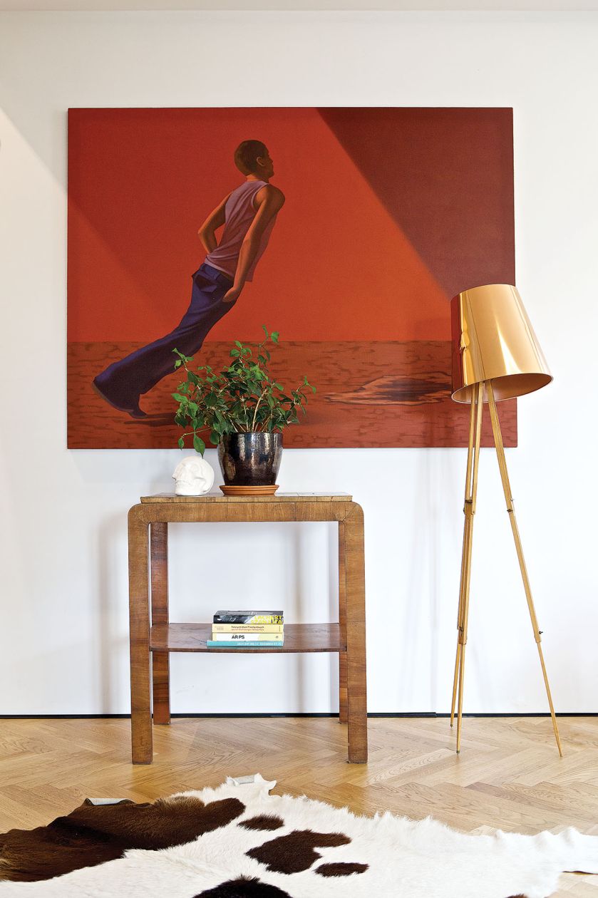 Dom zagadka – wnętrze z parkietem na ścianie