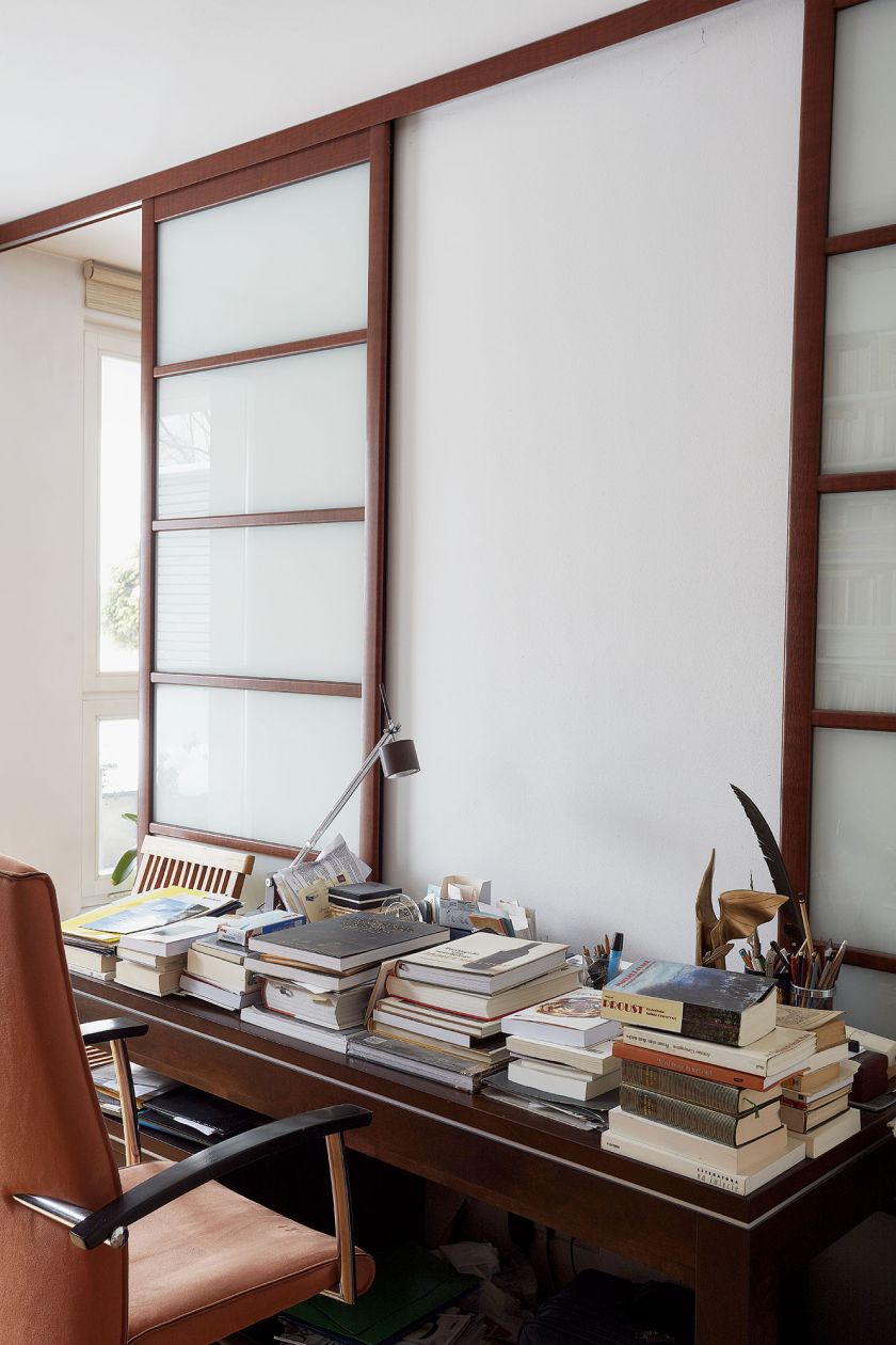 Gdzie mieszka i pracuje Marek Bieńczyk.