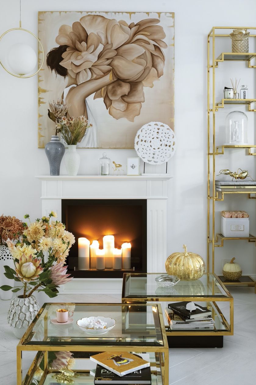 imitacja kominka w salonie