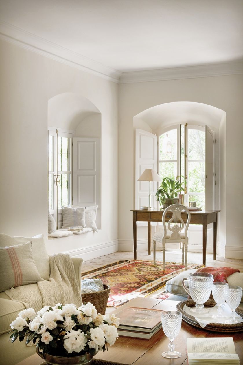 kącik do czytania przy oknie