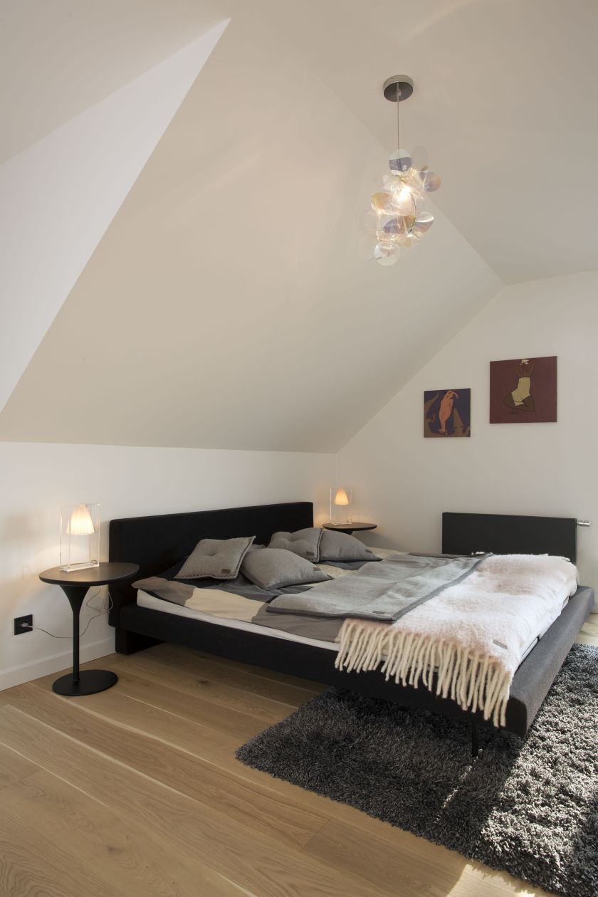 Klasyczne wnętrze ożywione ciekawymi detalami w intensywnych kolorach.