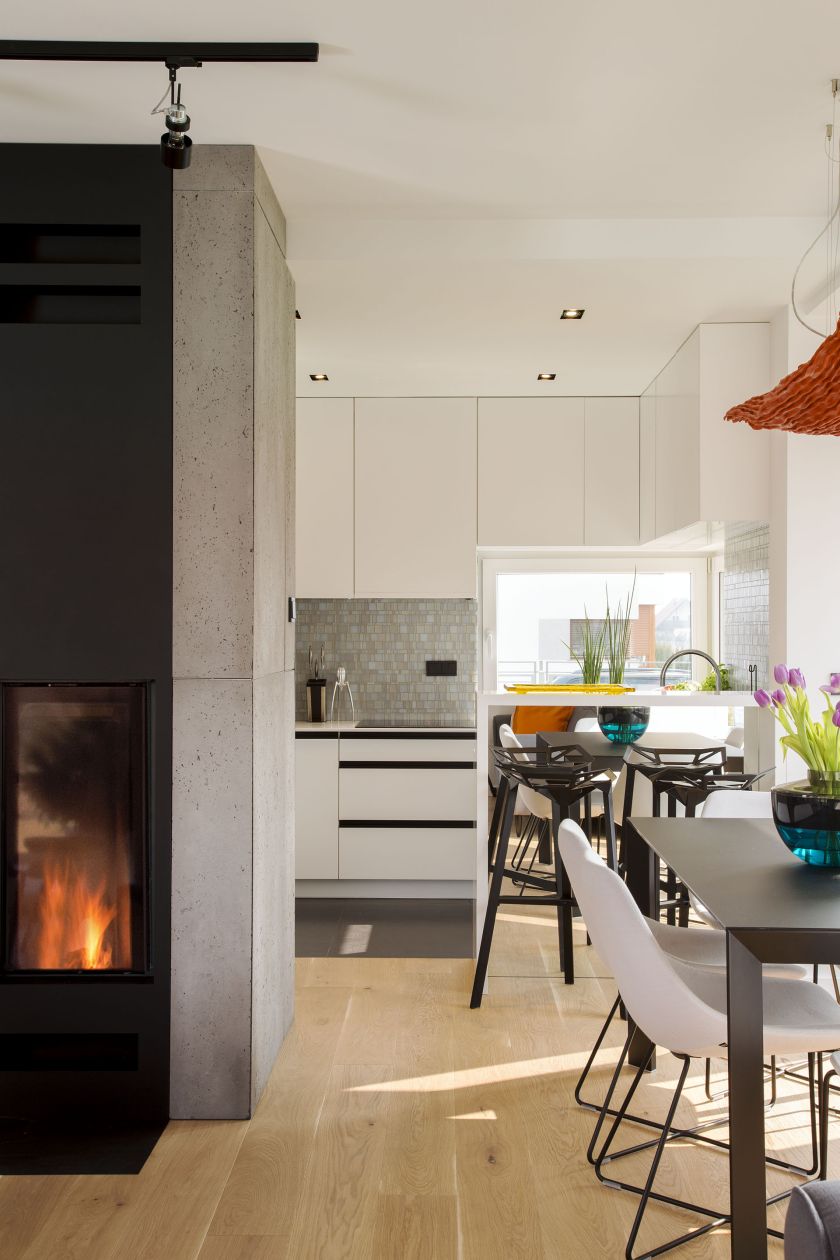 Klasyczne wnętrze ożywione ciekawymi detalami w intensywnych kolorach.