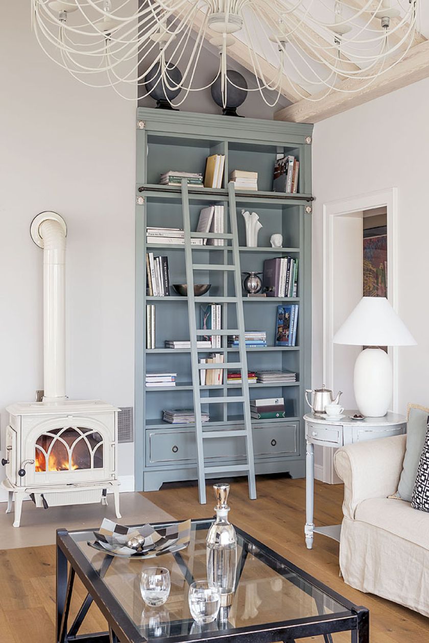 Klasyczne wnętrza w domu malowanym pastelami