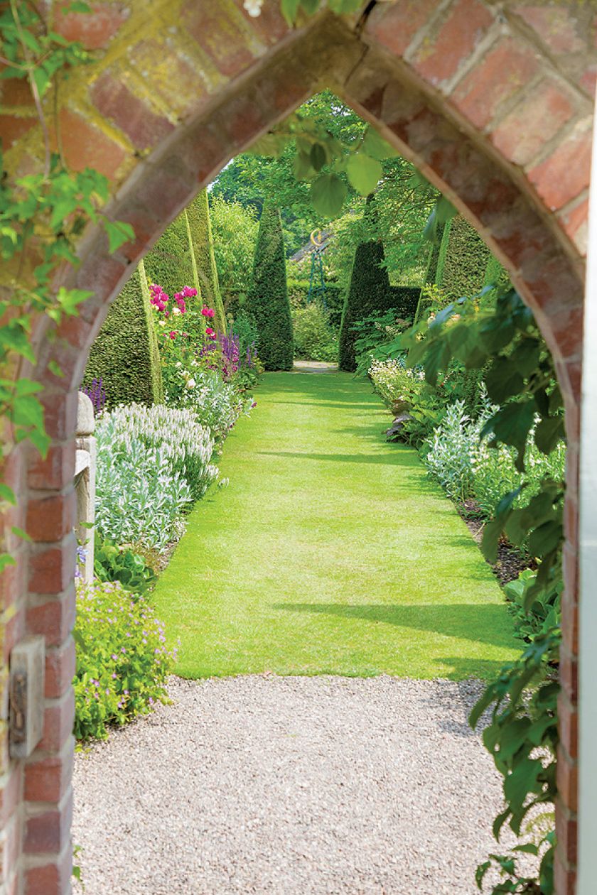 Wollerton Old Hall Garden