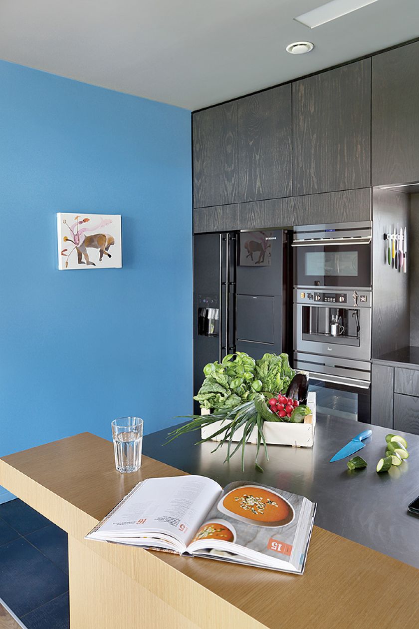 Nietypowa czarna kuchnia. Dom z widokiem na Tatry