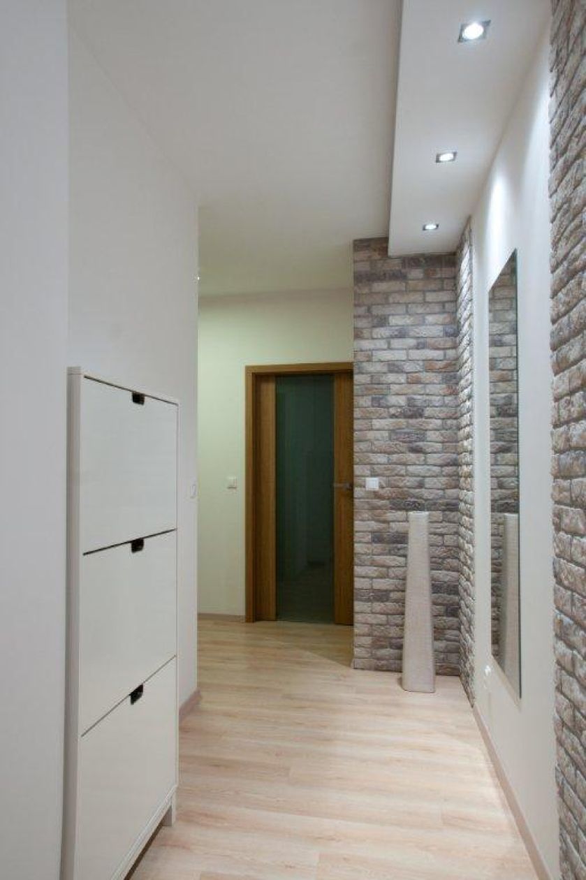 Jak urządzić wąski przedpokój?