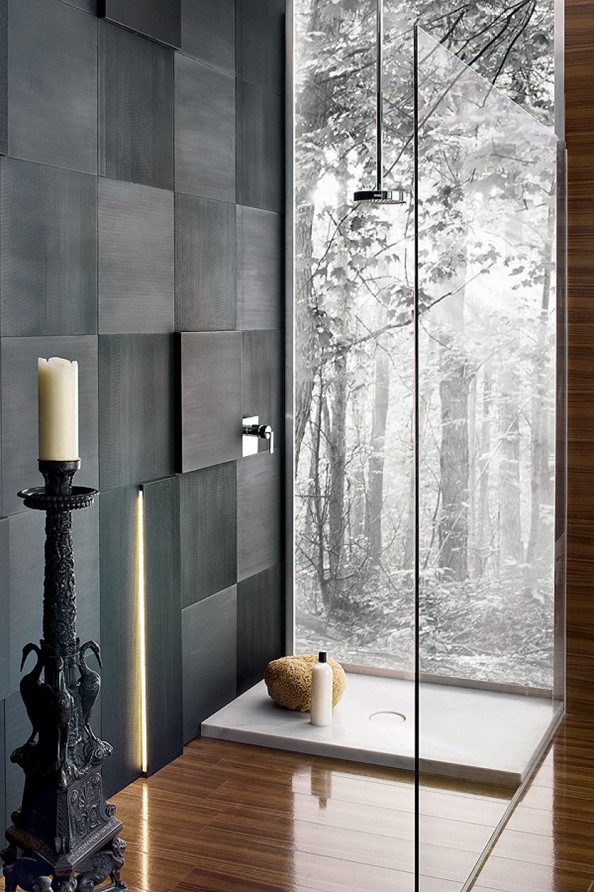 Orzechowe drewno sprawdzi się nawet pod prysznicem. Do tego kolekcja ceramiki Emotion, NEUTRA DESIGN