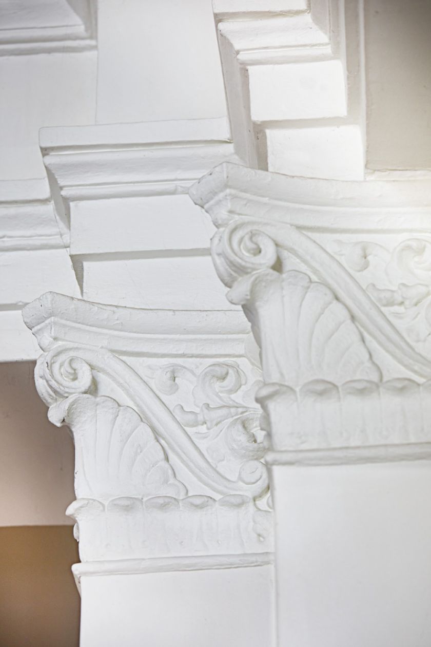 Sypialnia w wieży i bajkowe wnętrza urządzone w historycznym pałacu