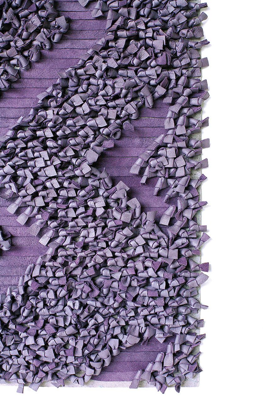 Kolorowe przeploty i dizajnerskie dywany