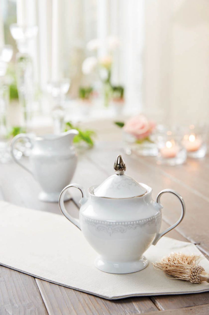 Porcelana Moments od Fyrklövern. Romantyzm w odcieniu pudrowego różu