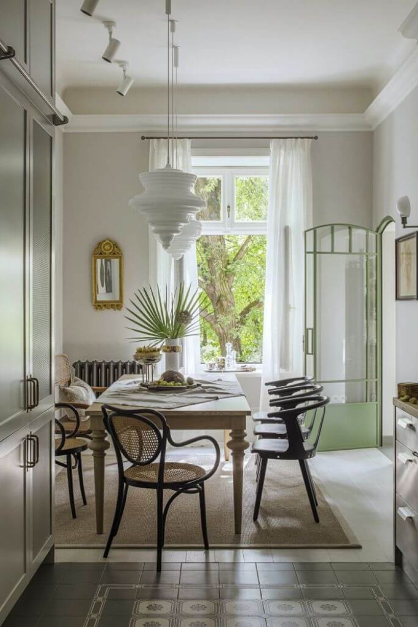 jadalnia w salonie w kamienicy