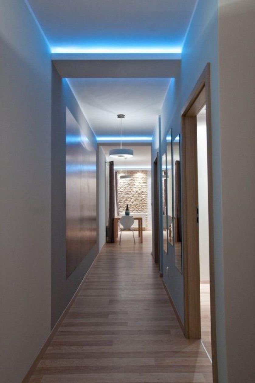 Jak urządzić wąski przedpokój?