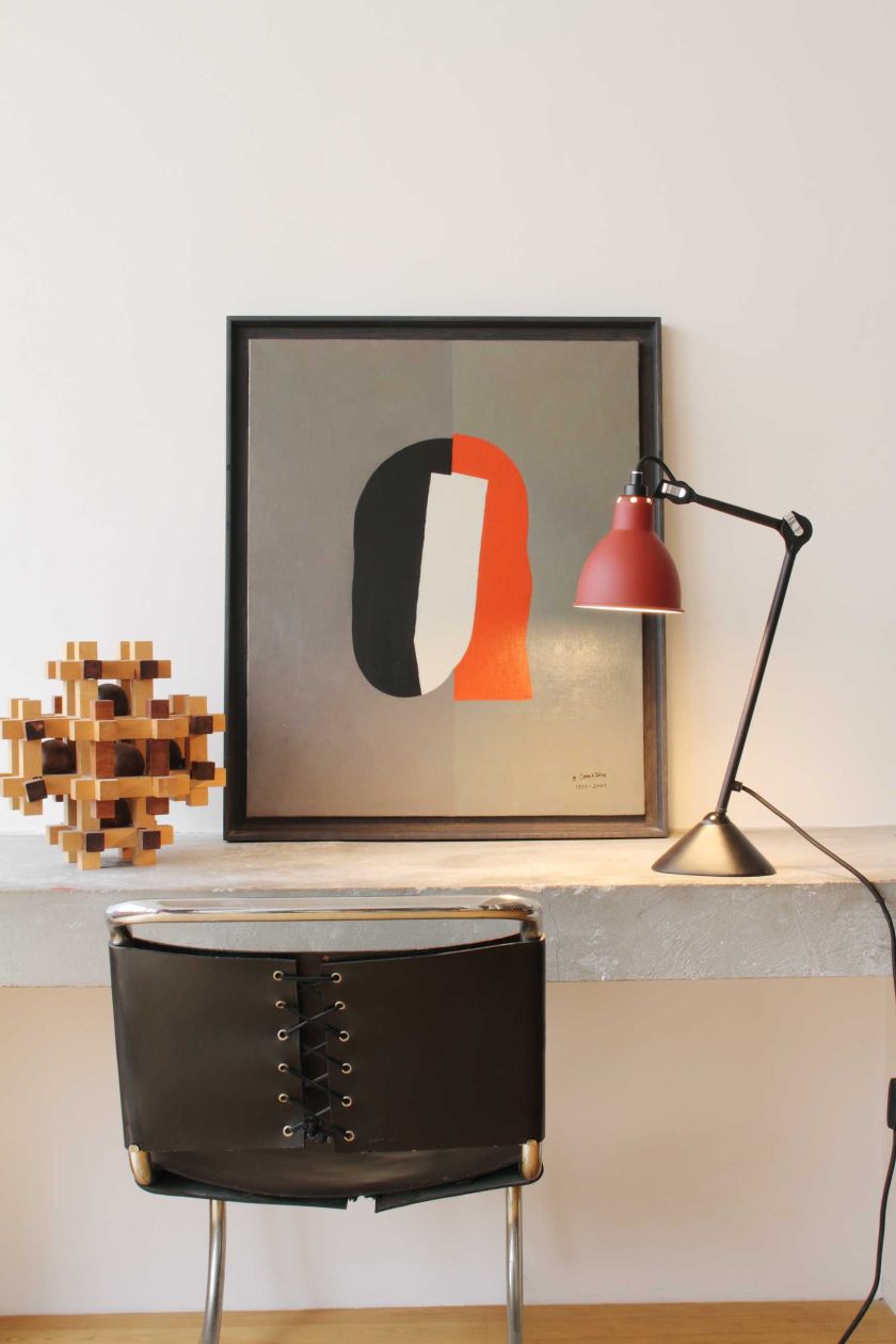 Surowe lampy, które zostały zaprojektowane z myślą o przestrzeniach biurowych i fabrycznych, zauroczyły samą Coco Chanel.