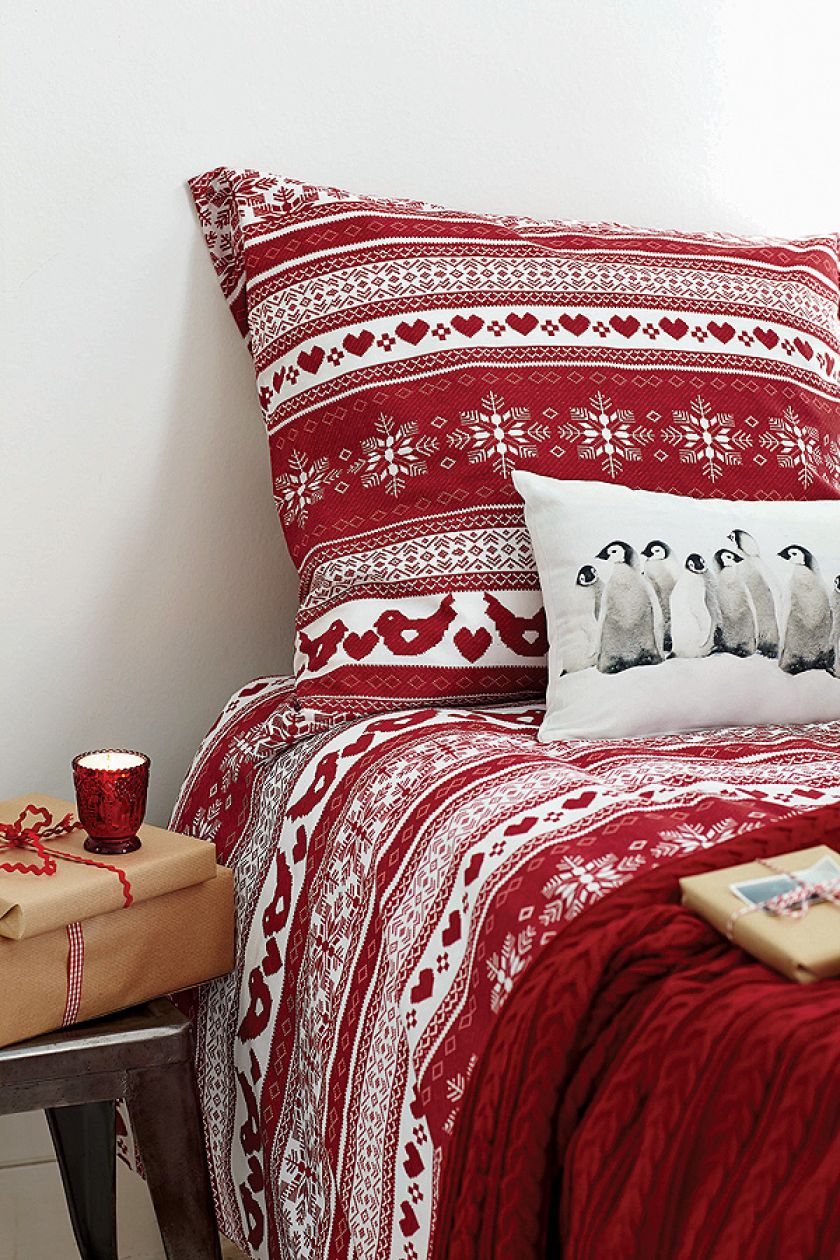Trochę Orientu, szczypta Skandynawii (obie poszwy na kołdrę po 69,99 zł poszewki na poduszkę 19,99 zł) i angielska krata
