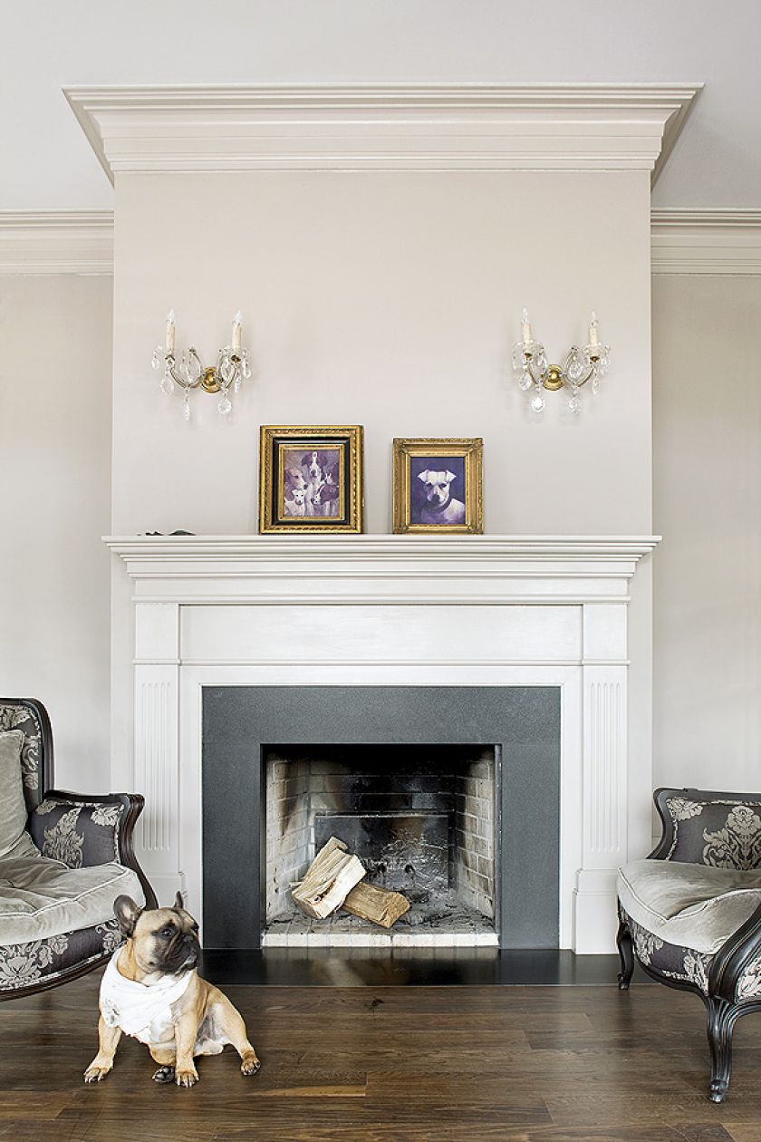 W całym domu przeplatają się styl pałacowy z rustykalnym.