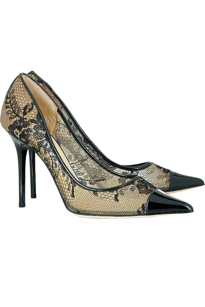 Www.jimmychoo.com: szpilki z koronką, cena 495 euro.