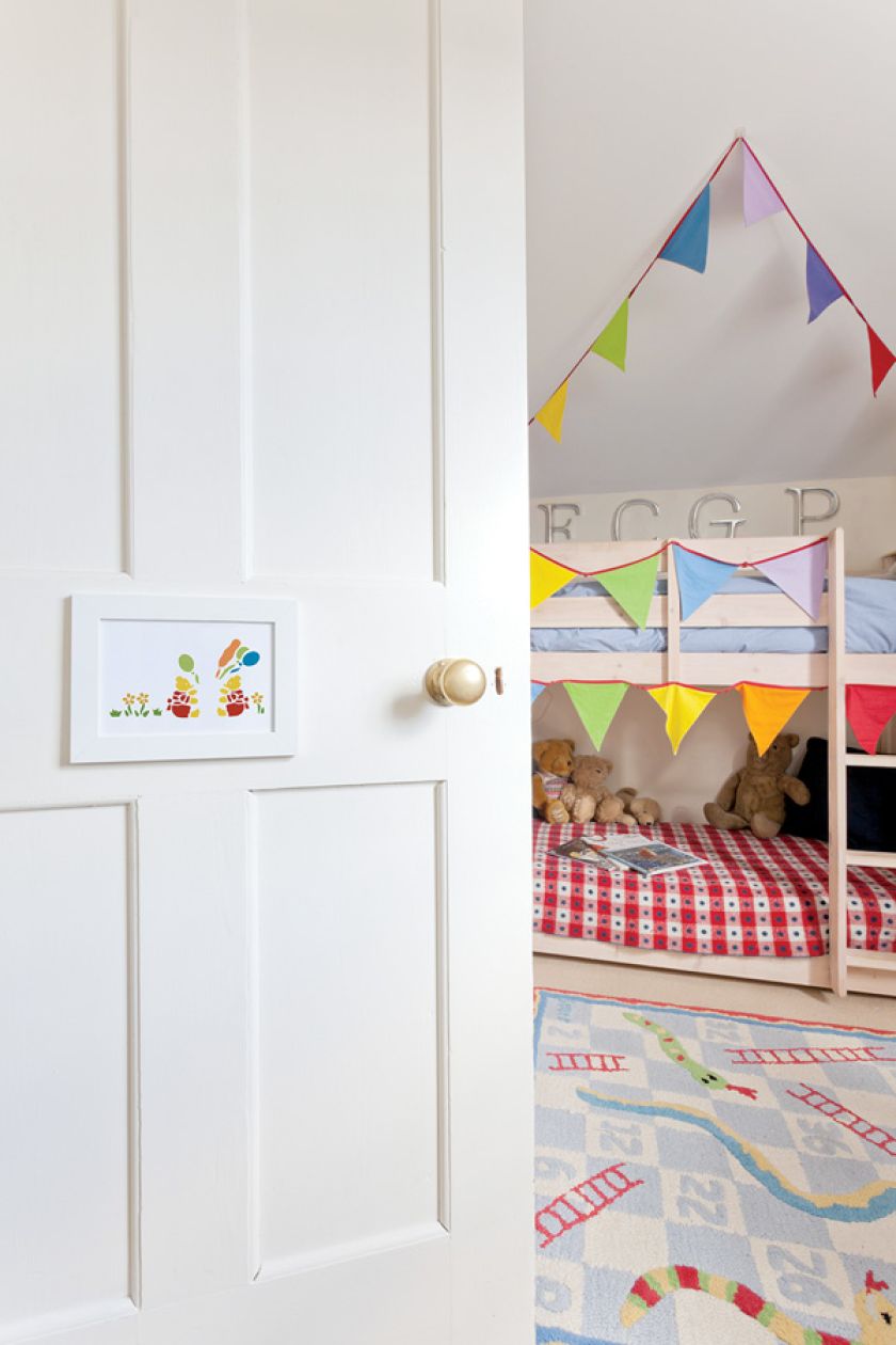 Wzór na drzwiach. Wzór do dziecięcego pokoju