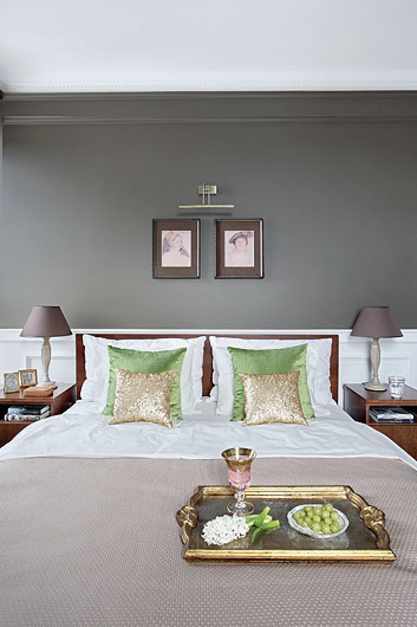 Apartament ma 90 metrów i okna na trzy strony świata. Do tak słonecznych wnetrz pasują flamandzkie kolory.