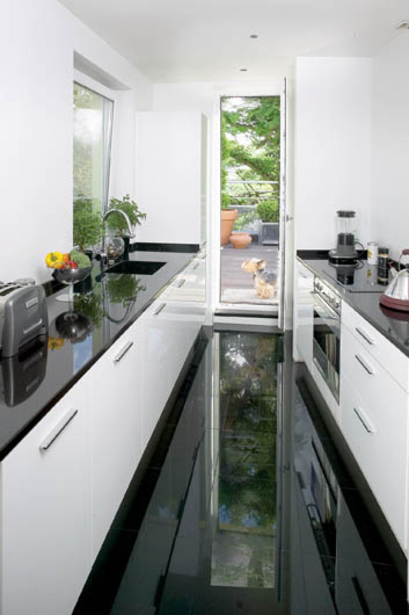 Apartament w parku nad stawem ma wszystkie zalety willi z ogrodem. Nowoczesny i wygodny.