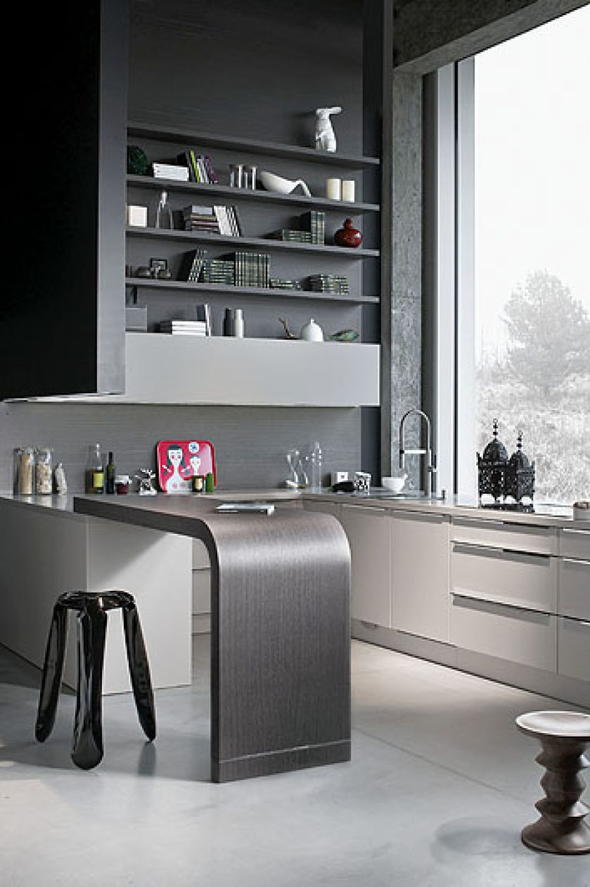 Białe szafki kuchenne nie tylko na kuchenne drobiazgi. ZAJC KUCHNIE