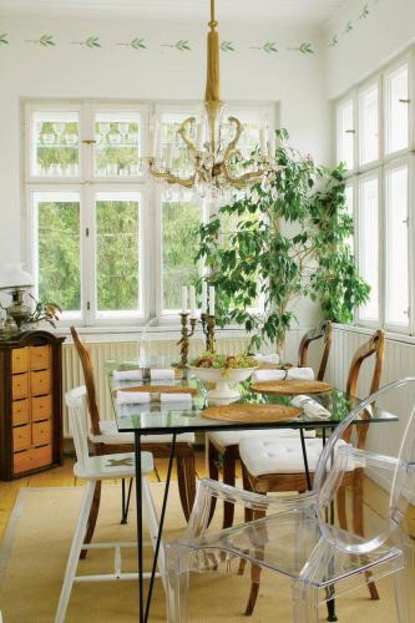 Ciekawy pomysł - półeczki w oknie