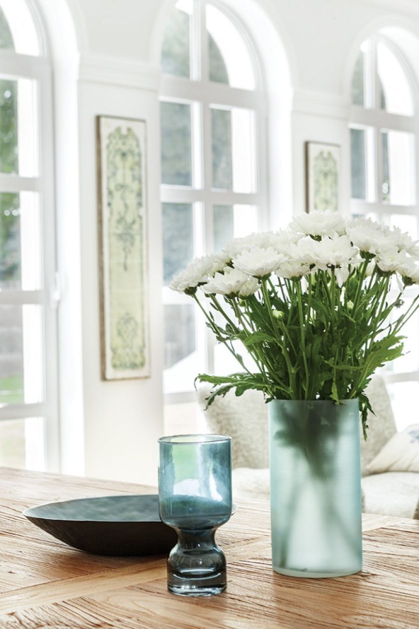 Eleganckie, klasyczne wnętrza urządzono w niezwykłym domu w Szczecinie. Przypomina włoskie palazzo, tylko w bardziej