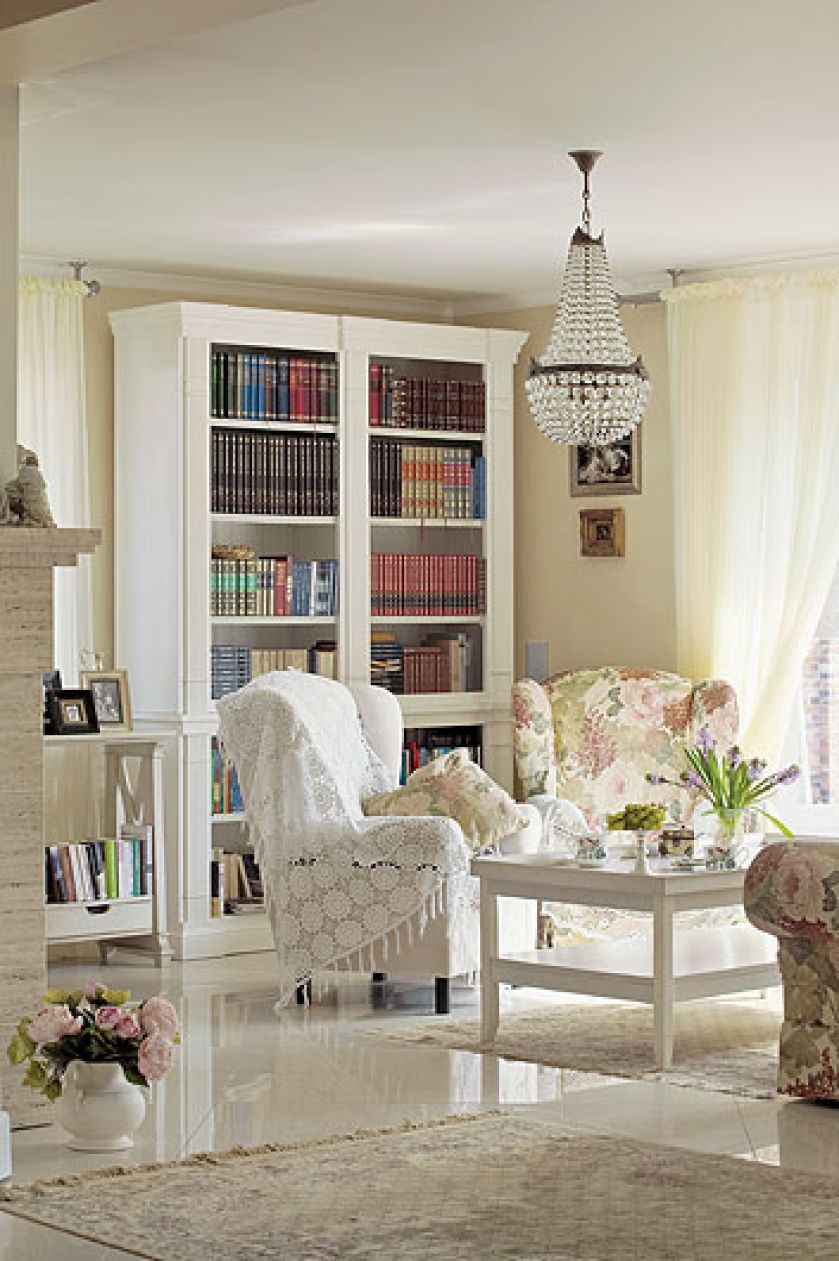 Dom pełen pięknych przedmiotów. Gospodyni uważa, że człowiek pięknieje od środka, kiedy jest otoczony pięknymi