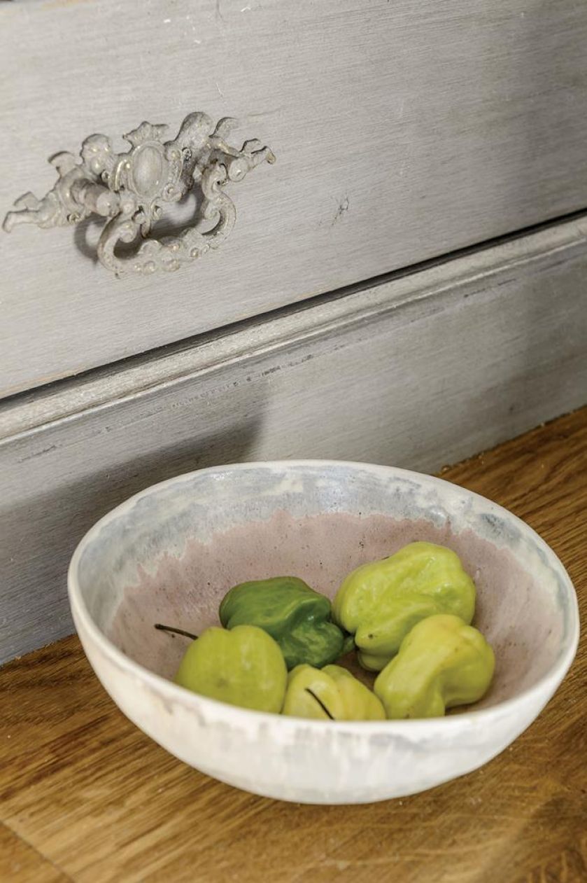 Szare wnętrza: dom z dobrą energią