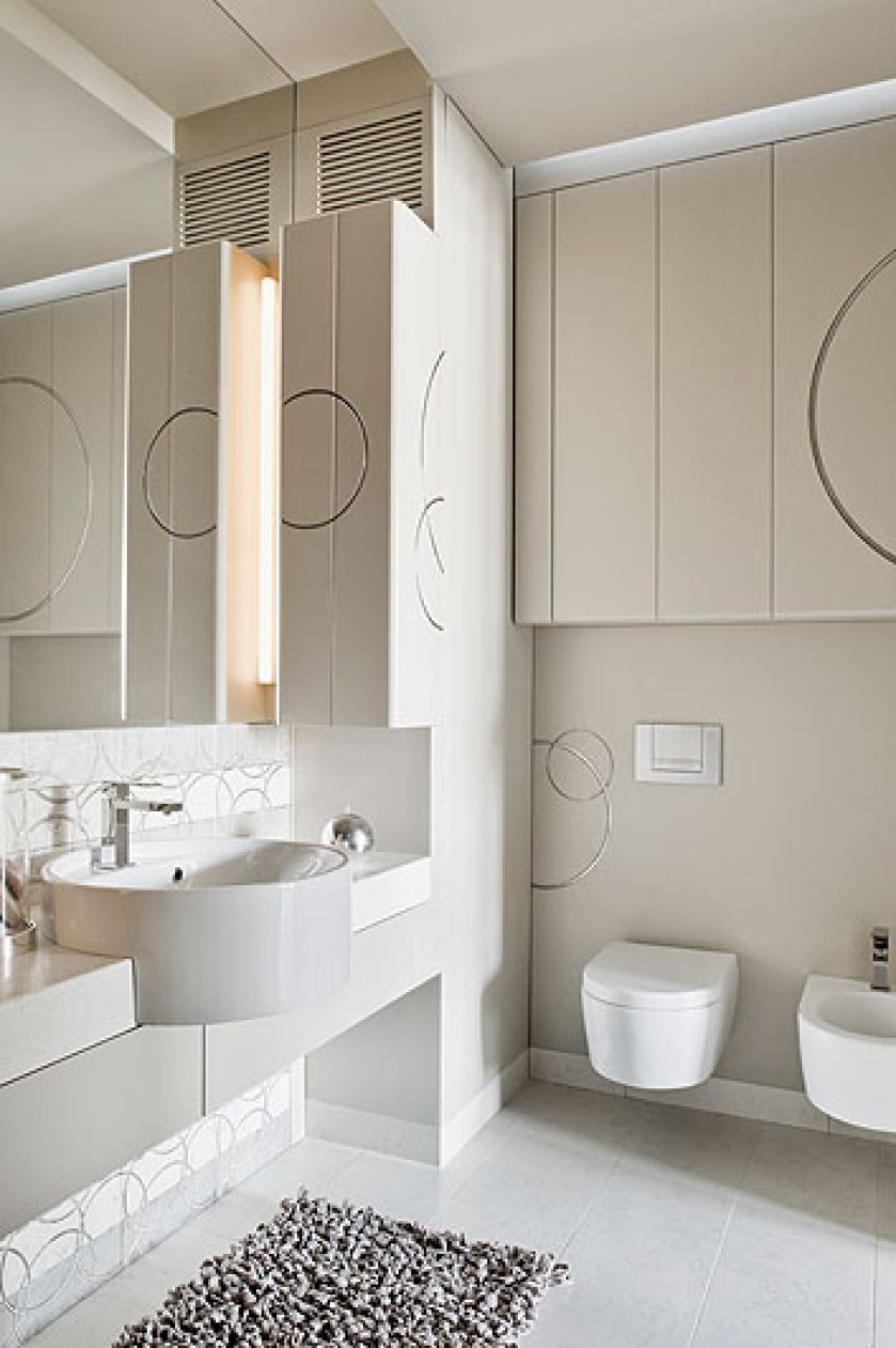 Druga łazienka koło sypialni. Tym razem w stonowanych beżach.