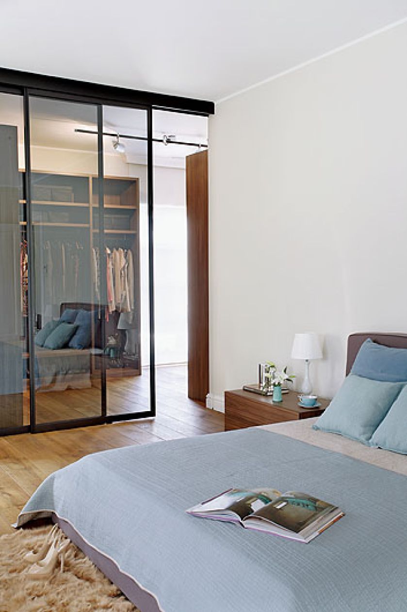 Duża, przeszkolna garderoba. Dom otwarty na las