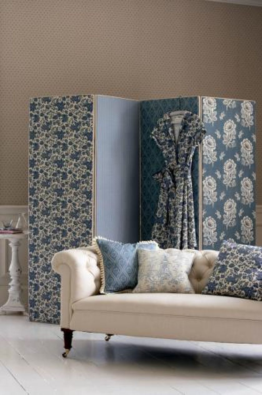 Jak na nóżkach fortepianu, tkaniny obiciowe od firmy Sanderson. DECODORE