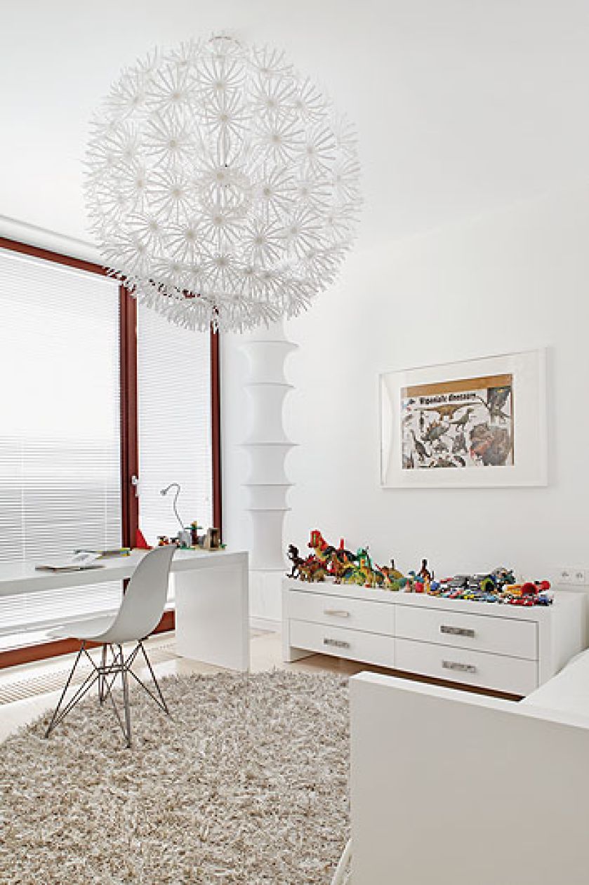 Jest prosto i nowocześnie, a wszelkie ozdobniki wyglądaja bardzo subtelnie.