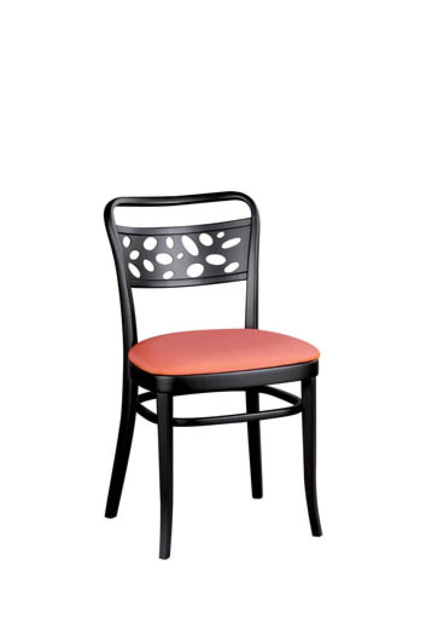 Krzesło Vienna (535 zł) inspirowane wiedeńską secesją z nowej kolekcji PAGED MEBLE