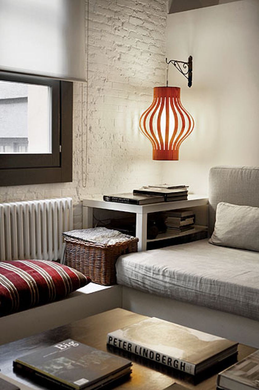 Lampion z kolekcji Farolillo z drewnianego forniru kosztuje od 3332 zł. Projekt: Bang Design. koma